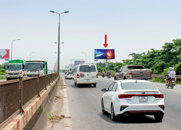 Billboard quảng cáo trên đường cao tốc Thăng Long – Nội Bài 4 Billboard quảng cáo trên đường cao tốc Thăng Long – Nội Bài có vị trí vô cùng đắc địa.