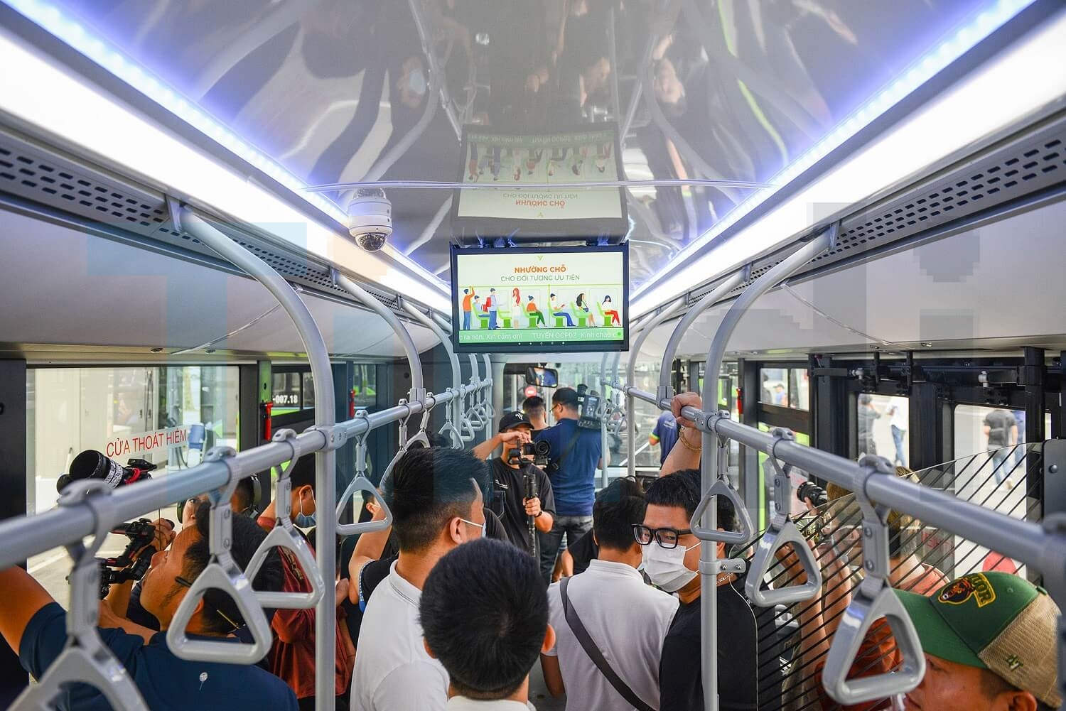 Quảng cáo màn hình LCD trong xe buýt: Giải pháp truyền thông hiệu quả 2025 5 Quảng cáo màn hình LCD trong xe buýt