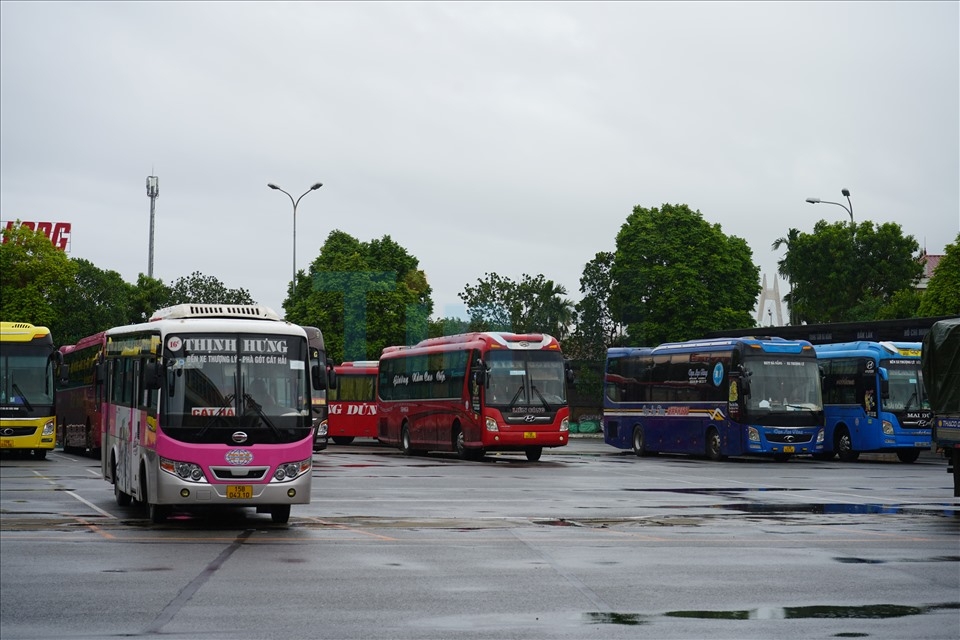 Các hình thức quảng cáo trên xe buýt phổ biến năm 2025 7 Có rất nhiều tuyến xe buýt quảng cáo cho doanh nghiệp lựa chọn. Ảnh: Internet