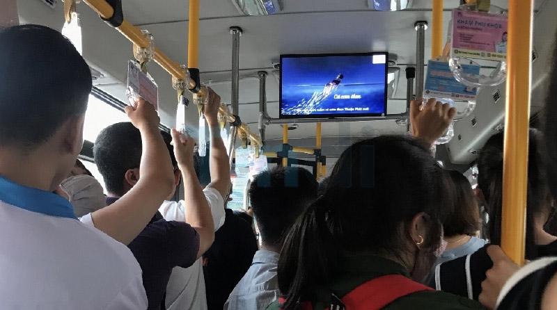 Quảng cáo LCD xe buýt (xe bus) – Kênh truyền thông sống động và hiệu quả 10 Chi phí quảng cáo màn hình LCD trong xe buýt thấp phù hợp với mọi ngân sách
