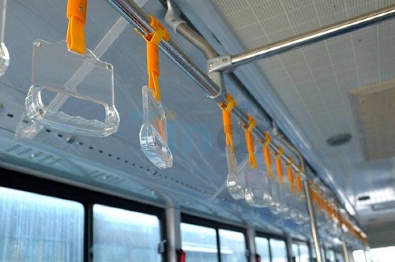 Quảng cáo tay cầm xe buýt