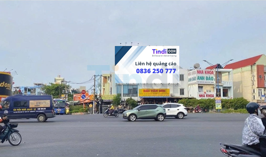 5 vị trí vàng đặt billboard tại TP.HCM bạn nên biết 15 Billboard tại TP.HCM - Ngã 3 Trường Chinh, Phan Huy Ích