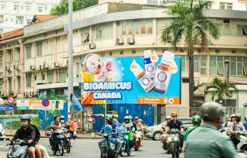5 vị trí vàng đặt billboard tại TP.HCM bạn nên biết 17 Quảng cáo billboard TP.HCM không chỉ là “tấm bảng quảng cáo lớn” — nó là phương tiện xây dựng thương hiệu mạnh mẽ nhất