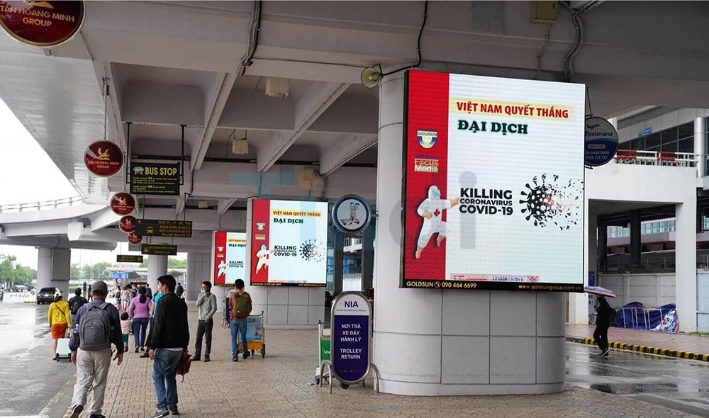 Quảng cáo biển hộp đèn sân bay phù hợp cho các thương hiệu muốn duy trì hình ảnh chuyên nghiệp trong khu vực nhà ga