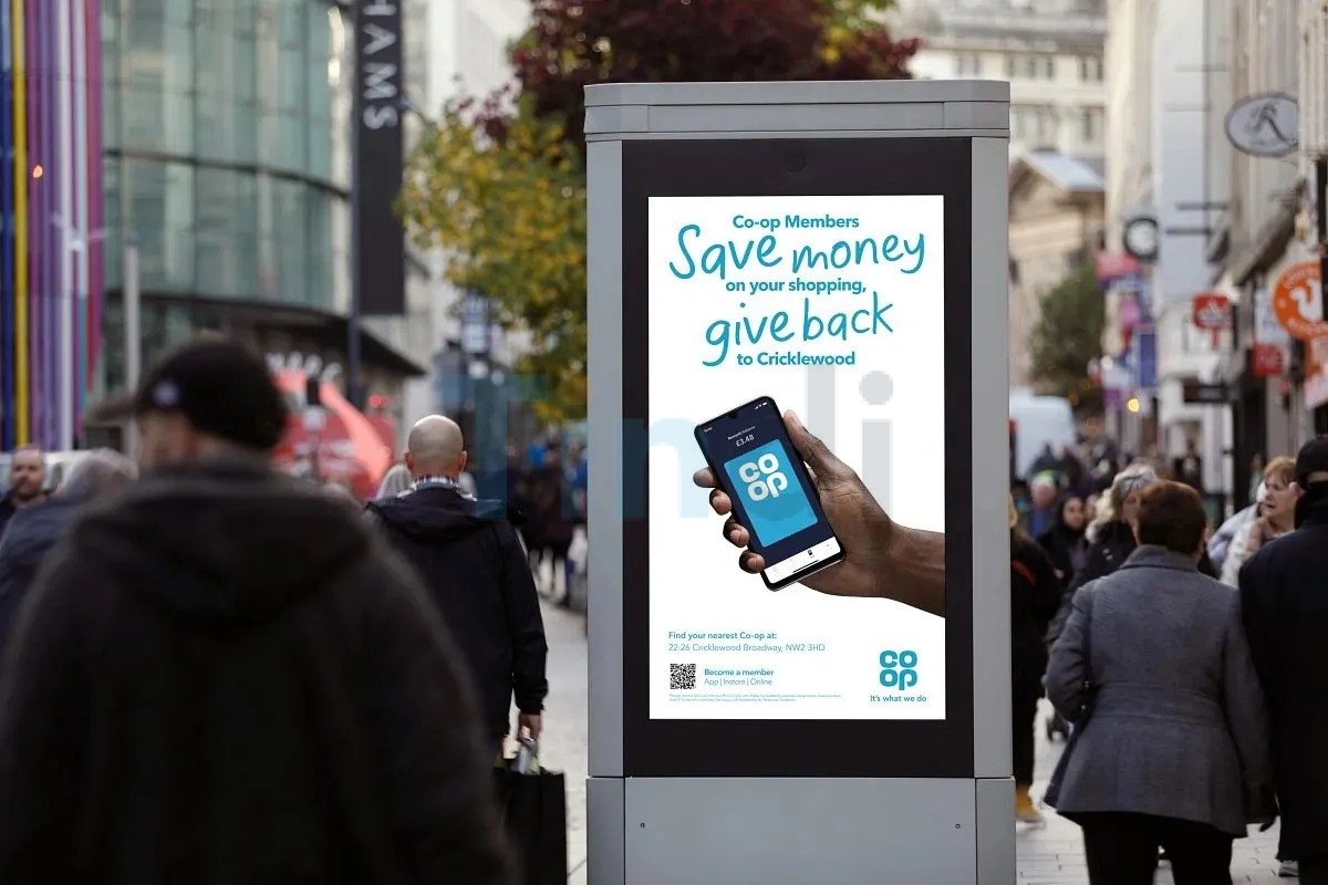 Quảng cáo màn hình LED ngoài trời vs pano truyền thống: Nên chọn loại nào? 12 Smart OOH giúp doanh nghiệp thu thập dữ liệu hành vi người xem và đo lường hiệu quả chính xác hơn