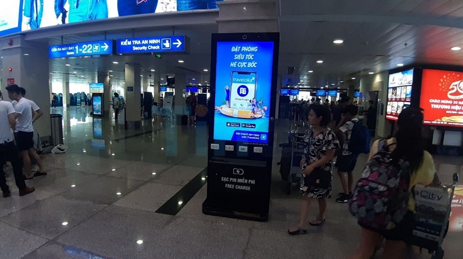 Quảng cáo tại sân bay trạm sạc