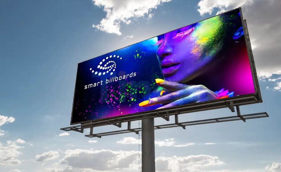 Quảng cáo billboard ngoài trời áp dụng công nghệ LED cho phép hiển thị hình ảnh và văn bản với độ sáng rực rỡ