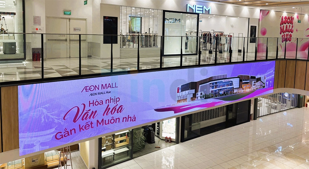 Quảng cáo LED trong trung tâm thương mại là gì? Chi phí & giải pháp hiệu quả 2026 14 Chi phí quảng cáo LED trong trung tâm thương mại không cố định mà phụ thuộc vào nhiều yếu tố khác nhau
