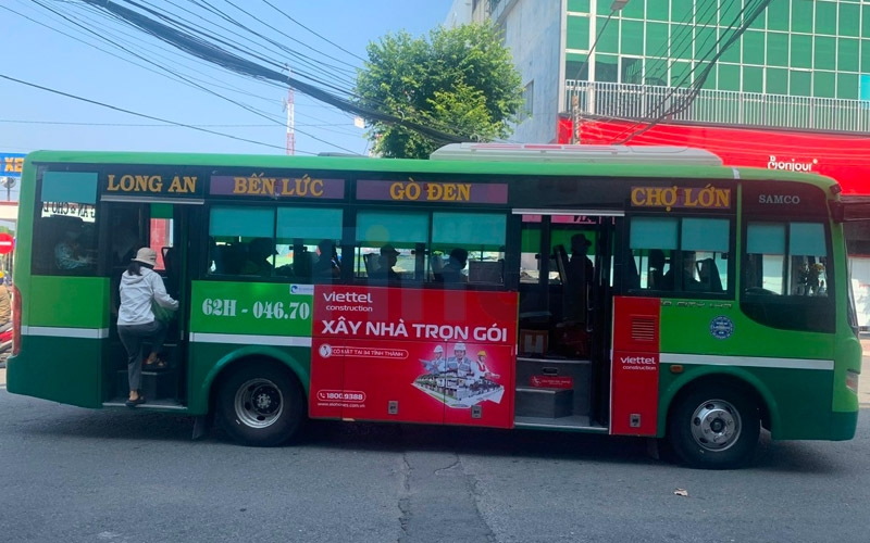 Quảng cáo trên xe bus là một trong những hình thức Transit phổ biến nhất tại Việt Nam