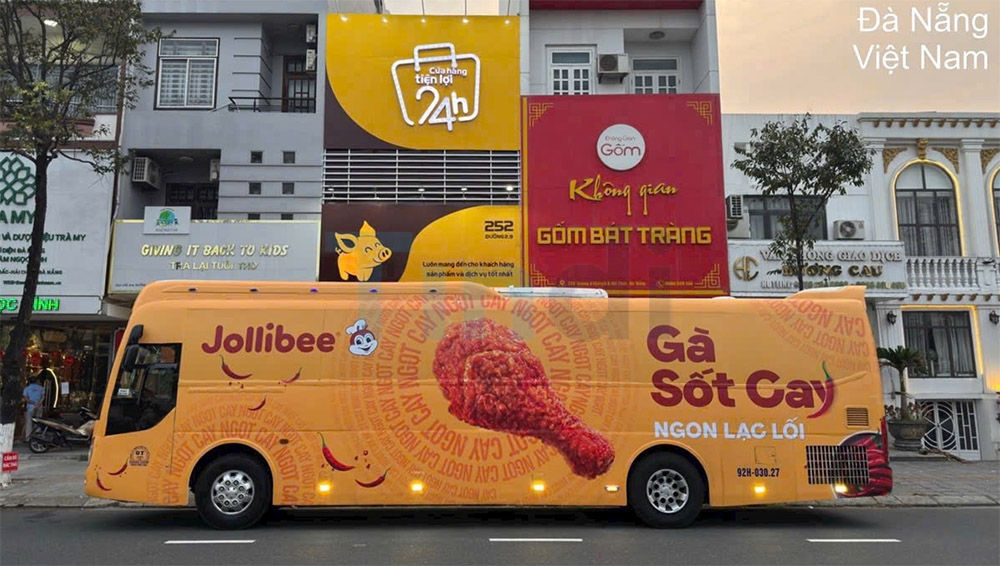 Báo giá quảng cáo xe bus 2 tầng - Tindi Media