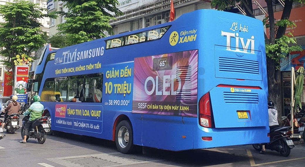 Dịch vụ tổ chức chạy Roadshow tại TP.HCM uy tín, chuyên nghiệp 2026 18 Thể hiện đẳng cấp thương hiệu với Roadshow xe bus 2 tầng tại TP HCM