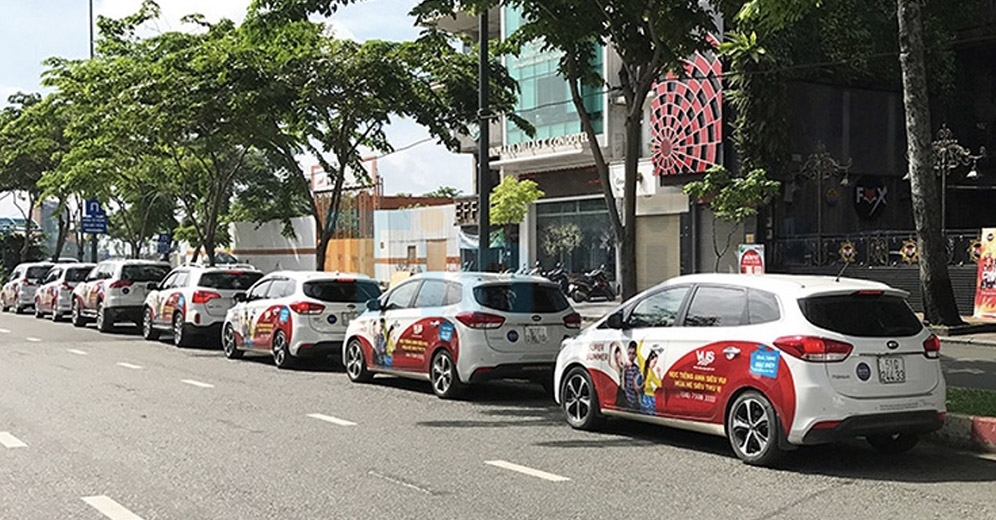 Roadshow ô tô 4 chỗ là hình thức phổ biến nhất, sử dụng số lượng lớn xe 4 chỗ chạy đồng loạt trên nhiều tuyến đường