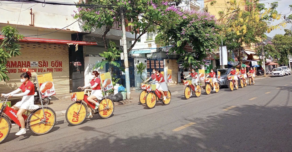 Roadshow xe đạp cho Jollibee - Sốt Gà Cay ấn tượng trên phố