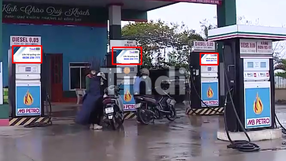 Dịch vụ quảng cáo tại cây xăng, trạm đổ xăng 2026 | Báo giá & triển khai toàn quốc 22 Quảng cáo trên trụ bơm xăng là vị trí quan trọng nhất và hiệu quả nhất trong toàn bộ hệ thống quảng cáo tại trạm xăng