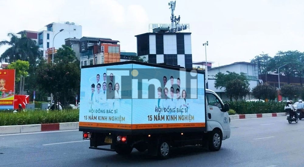 Roadshow LED Truck: Quảng cáo xe tải màn hình LED di động 20 Quảng cáo màn hình LED xe tải hiệu quả nhất vào buổi tối và khung giờ cao điểm