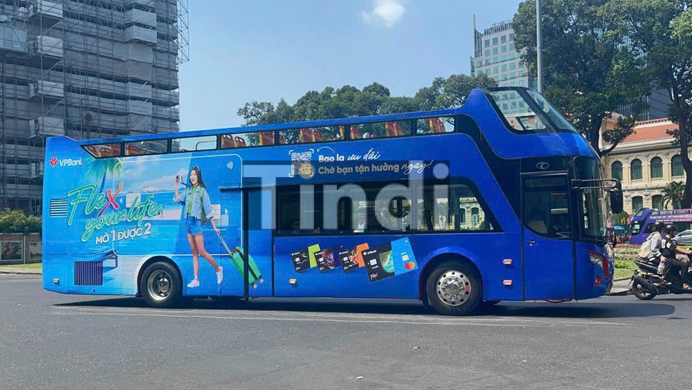 Xe buýt hai tầng (bus city tour) phát triển tại các thành phố lớn và được sử dụng để khai thác quảng cáo