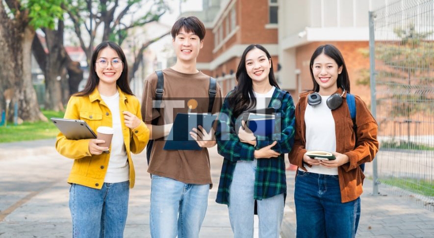 Gen Z Việt Nam 2026: Insight Hành Vi Tiêu Dùng & Cách Tiếp Cận Đúng 7 Gen Z — thế hệ sinh từ năm 1997 đến năm 2012 — hiện ở độ tuổi từ 14 đến 29 tuổi tính đến năm 2026