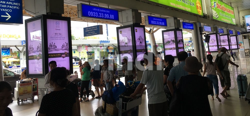 Hộp Đèn Lightbox Quảng Cáo Sân Bay: Ưu Điểm, Vị Trí Triển Khai & Báo Giá Trọn Gói 2026 9 Kích thước biển hộp đèn quảng cáo tại sân bay tùy thuộc vào vị trí lắp đặt