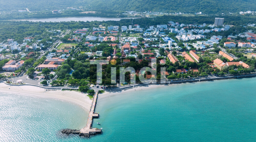 Quảng Cáo Tại Sân Bay Đà Nẵng, Cam Ranh & Phú Quốc: Cơ Hội Vàng Du Lịch 2026 10 Quảng cáo tại các sân bay du lịch phù hợp với doanh nghiệp trong lĩnh vực bất động sản, du lịch, ngân hàng, hoặc sản phẩm cao cấp