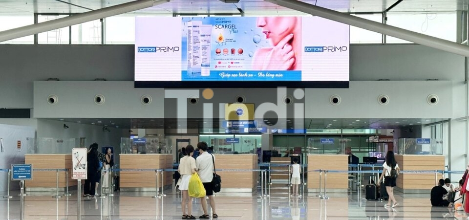 Quảng Cáo Tại Sân Bay Đà Nẵng, Cam Ranh & Phú Quốc: Cơ Hội Vàng Du Lịch 2026 15 Quảng cáo sân bay Phú Quốc - Quảng cáo màn hình LED tại khu vực Check-in