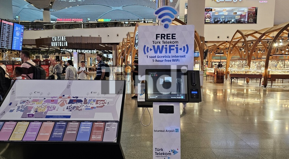 Quảng Cáo WiFi Sân Bay & Các Hình Thức Airport Marketing Sáng Tạo