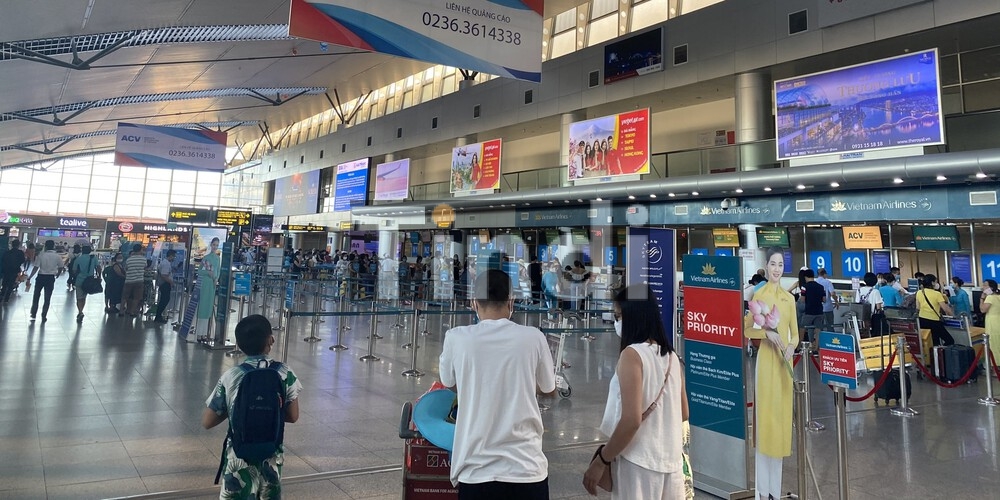 Quy Trình Triển Khai Quảng Cáo Sân Bay Trọn Gói: Từ Xin Phép Đến Báo Cáo